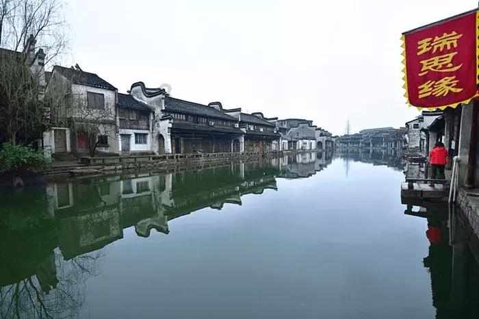 白球进黑洞选关版